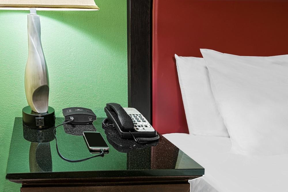 Crowne Plaza Suites Houston - Near Sugar Land Ngoại thất bức ảnh