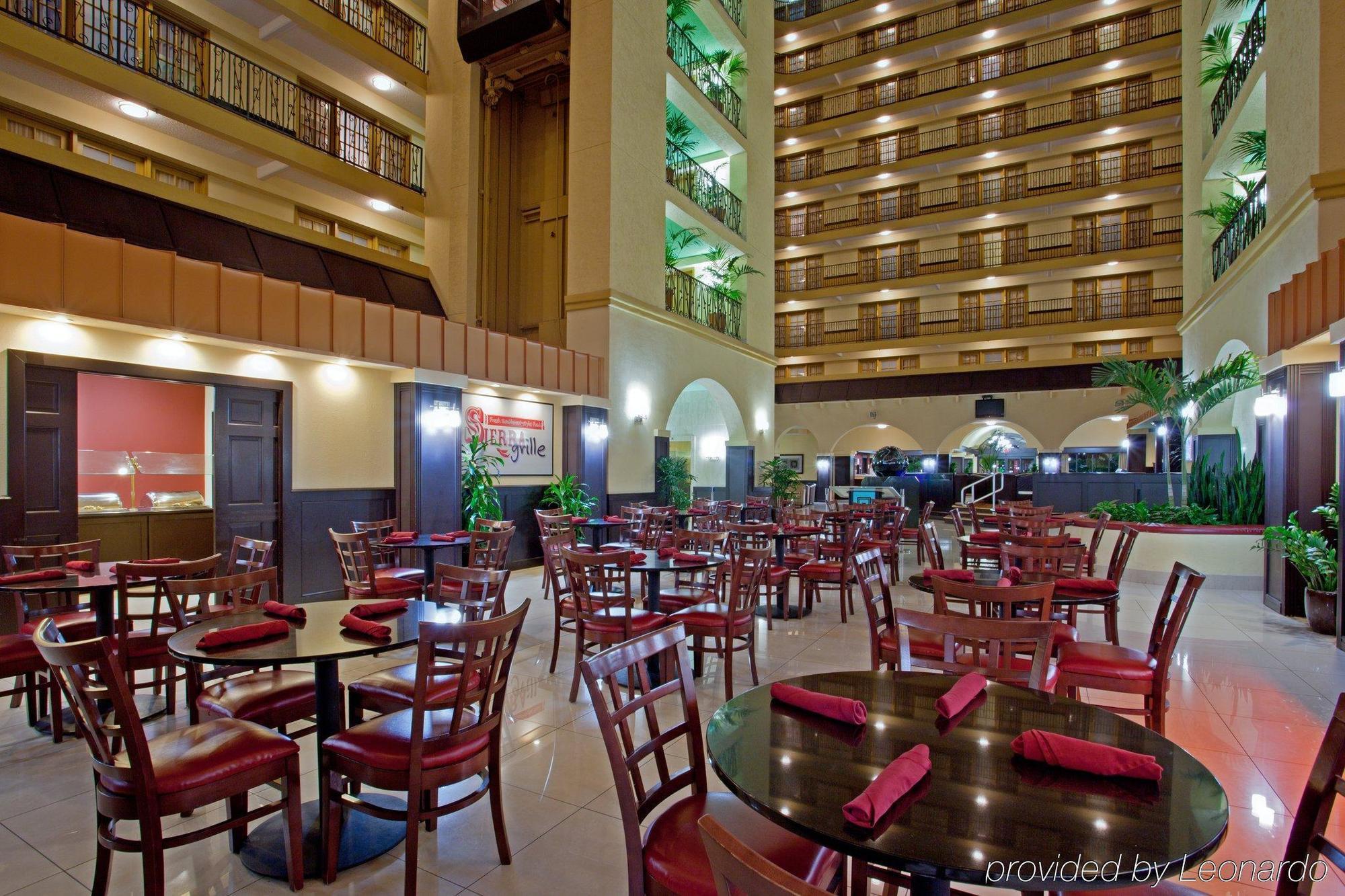 Crowne Plaza Suites Houston - Near Sugar Land Nhà hàng bức ảnh