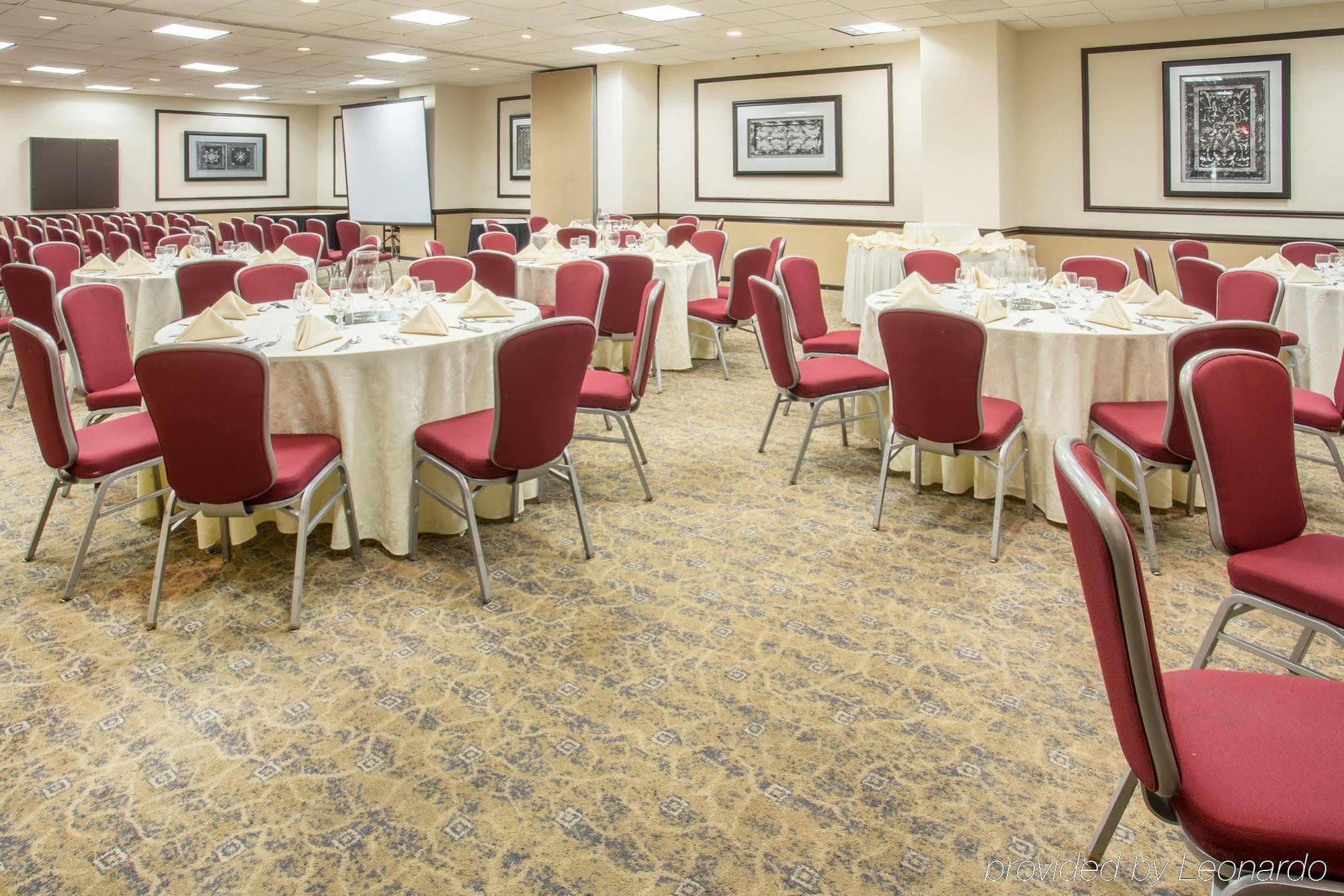 Crowne Plaza Suites Houston - Near Sugar Land Ngoại thất bức ảnh