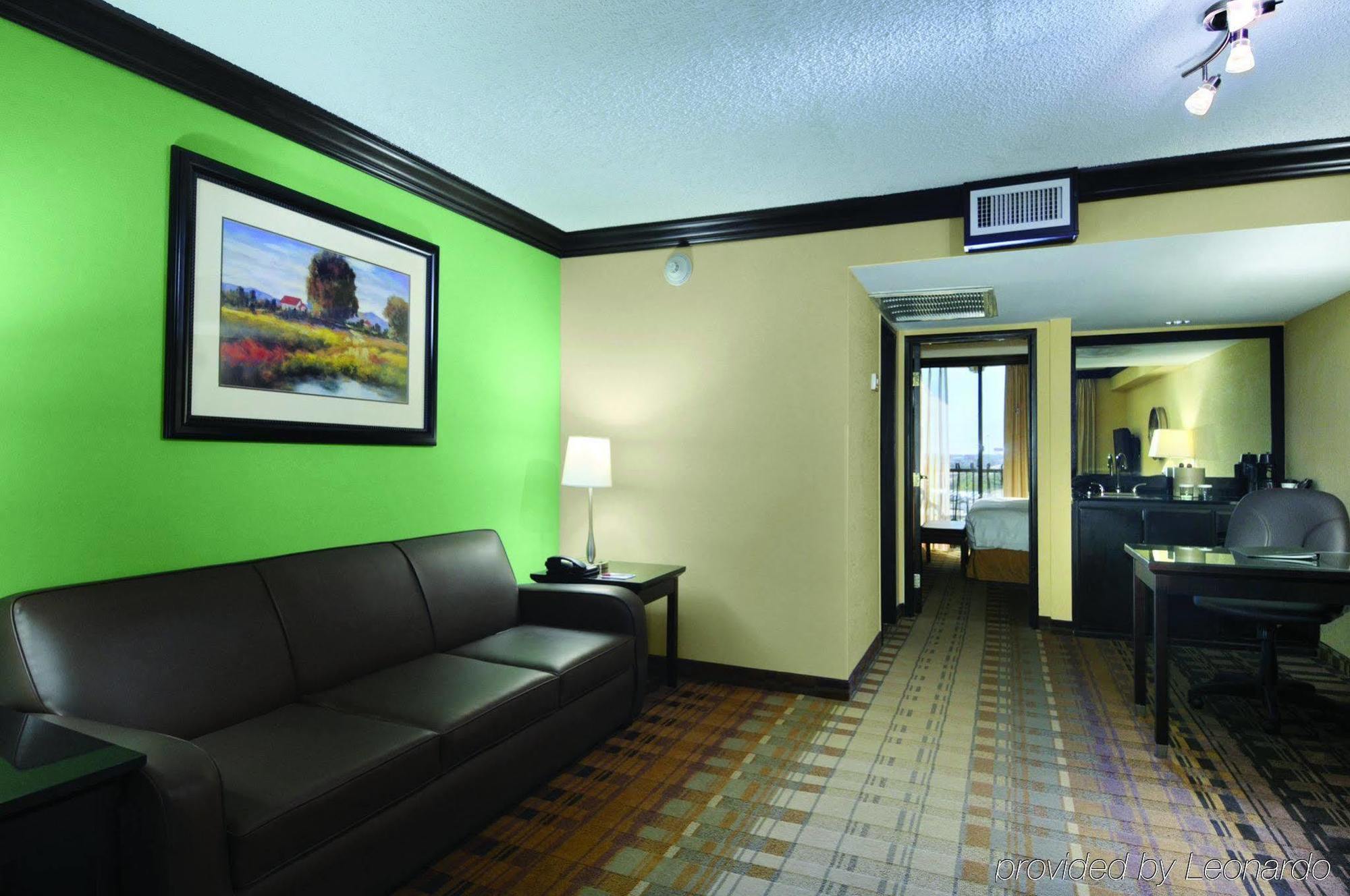 Crowne Plaza Suites Houston - Near Sugar Land Ngoại thất bức ảnh