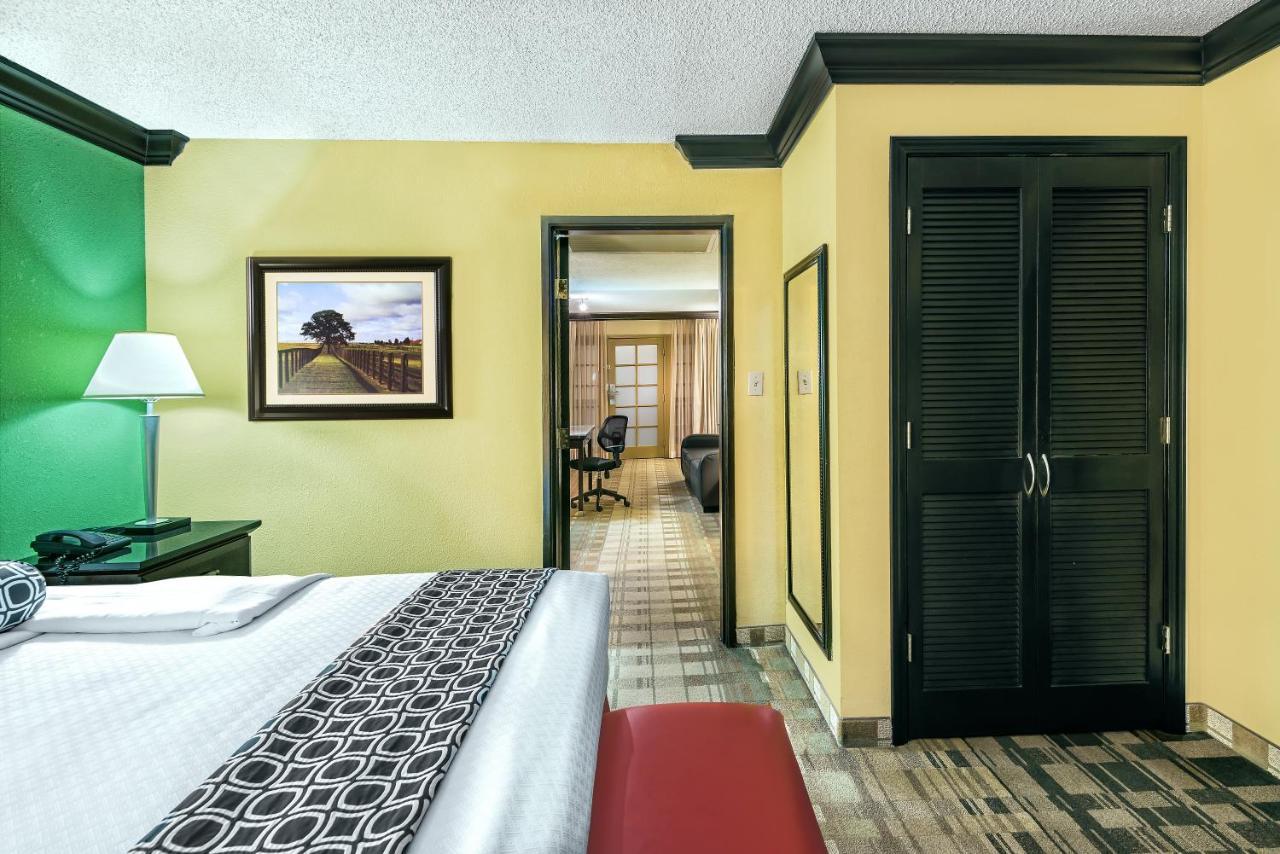 Crowne Plaza Suites Houston - Near Sugar Land Ngoại thất bức ảnh