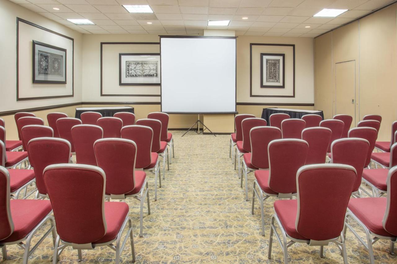 Crowne Plaza Suites Houston - Near Sugar Land Ngoại thất bức ảnh